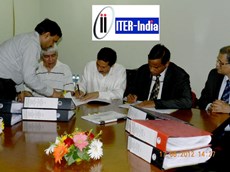 Shishir P. Deshpande (third from left), head of ITER India, and Anil Parab, vice president of the L&T Heavy Engineering division, signed the contract for the manufacturing of the ITER cryostat on 17 August 2012. (Click to view larger version...)
